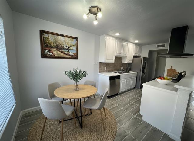 Building Photo - 1911 Primrose Ln