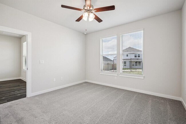 Building Photo - 2333 Moon Tower Trl