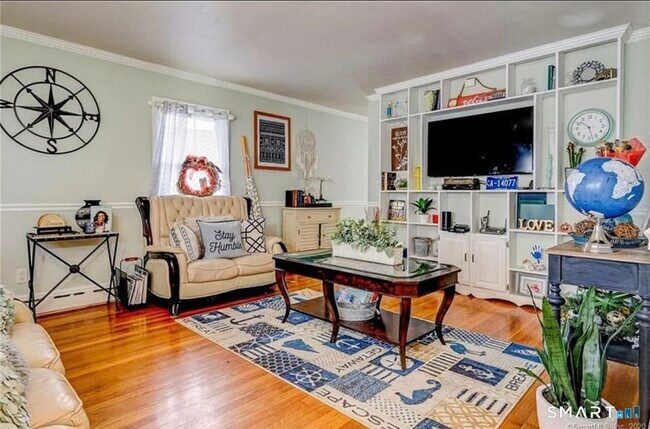 Building Photo - 127 Englewood Ave