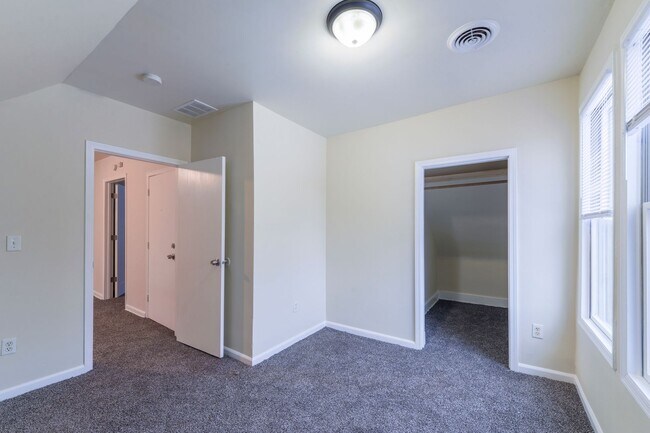 Building Photo - 1715 Glenwood Ave