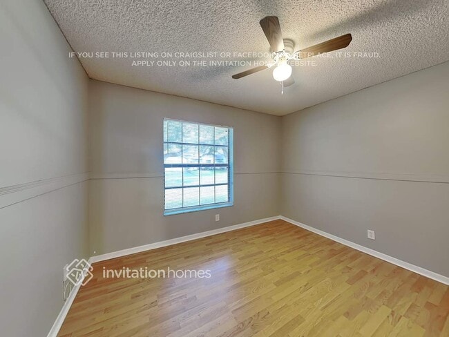 Building Photo - 5112 NW 49th Ave