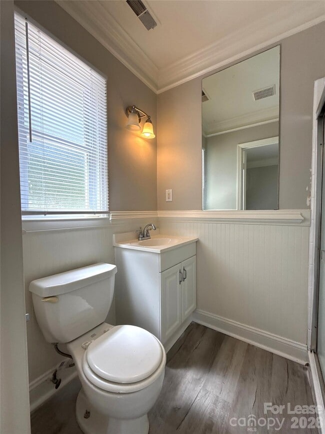 Building Photo - 7124 Starvalley Dr