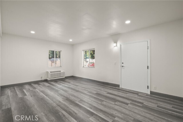 Building Photo - 14335 Hamlin St