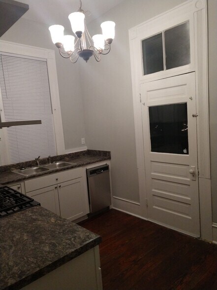 Building Photo - 215 N 5th Ave