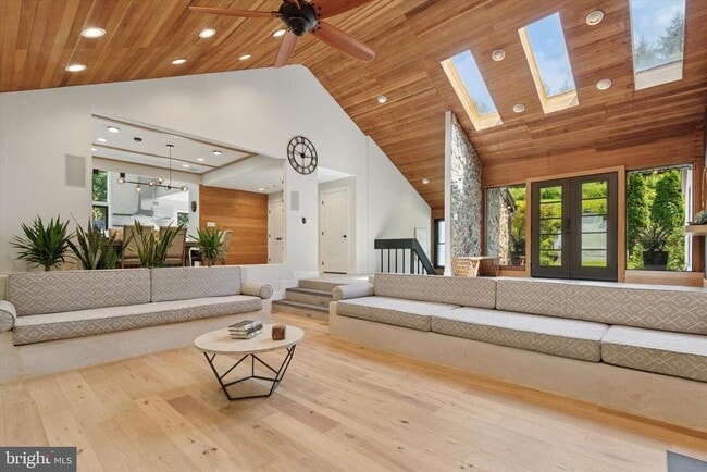 Building Photo - 1220 Valley Rd