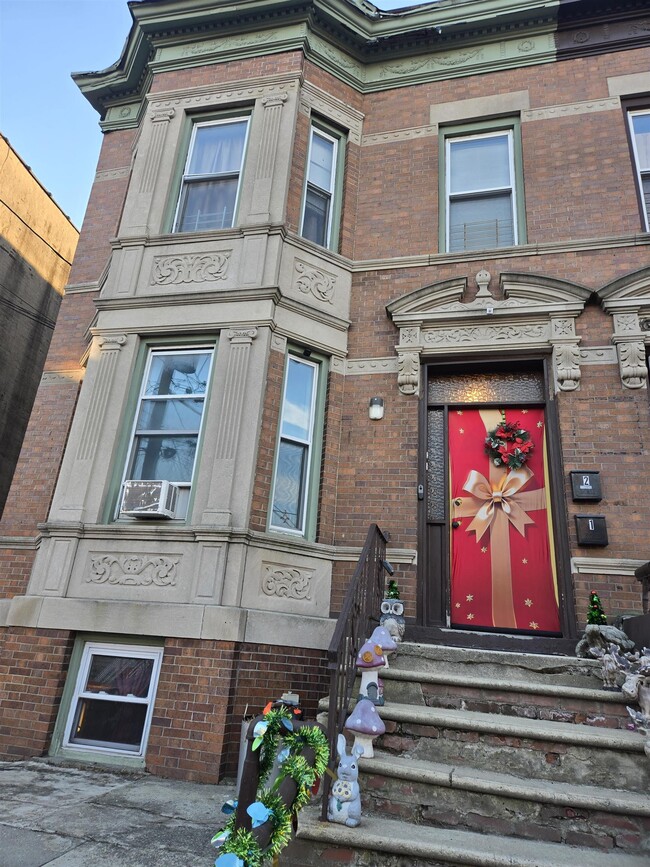 Building Photo - 239 Fulton Ave