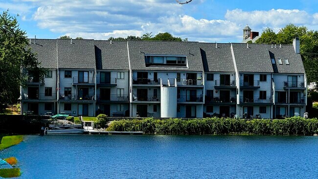 Building Photo - 33 River Front Dr