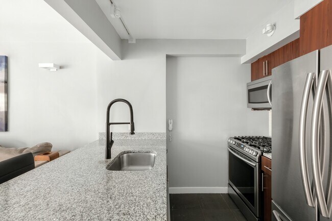 Building Photo - Bright Alcove Studio