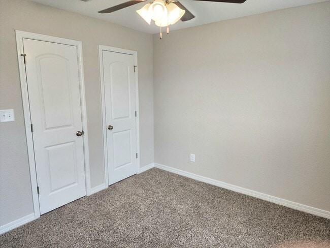 Building Photo - Corner lot 3/2 home in Elberta