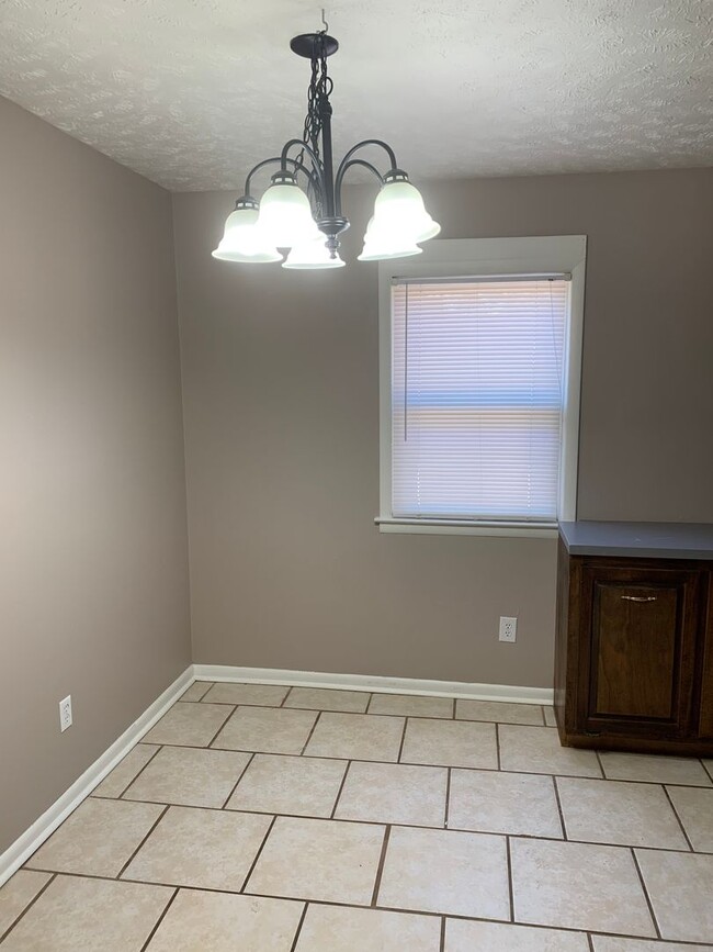 Building Photo - Two bedroom Townhouse! (Shameika)