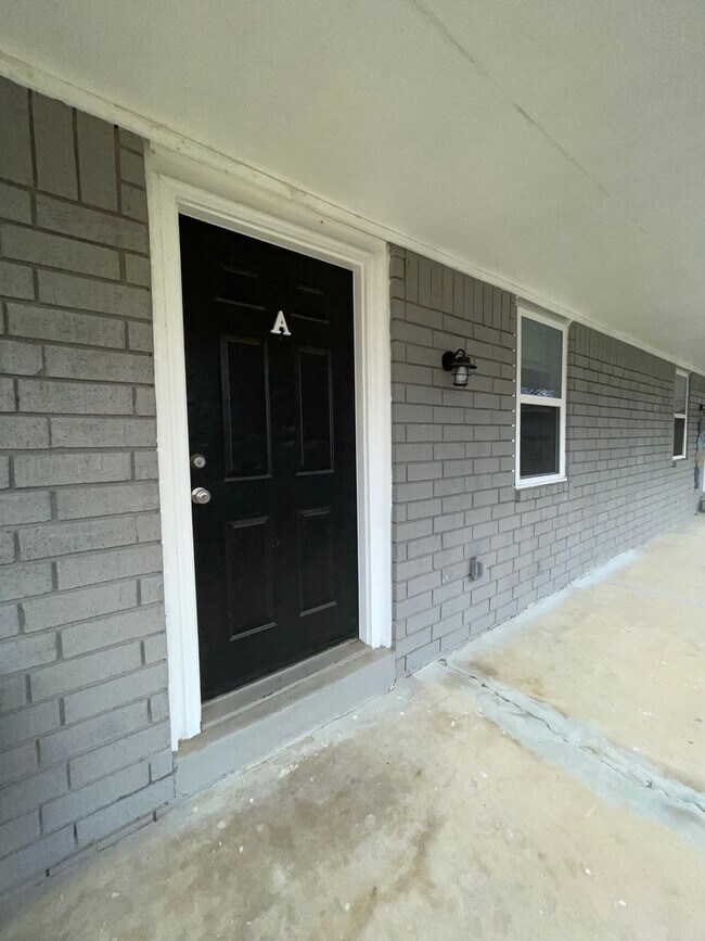 Building Photo - 1222 W Brooks St