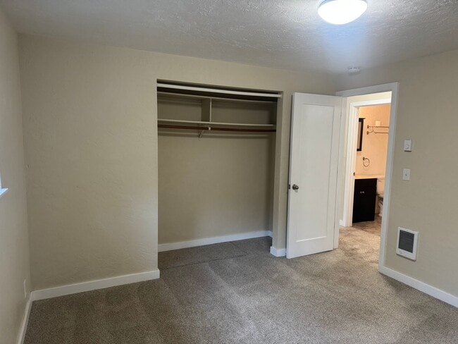 Building Photo - 41 N Lawrence St