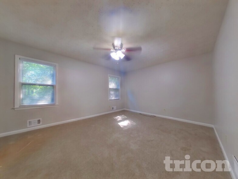 Building Photo - 143 Aspen Ct