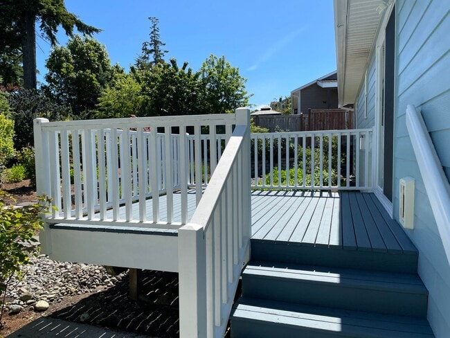 Building Photo - Lovely Single Level Home in Oak Harbor and...