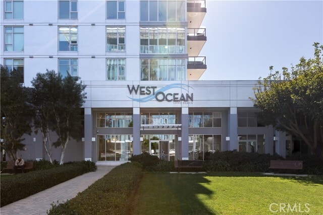 Building Photo - 400 W Ocean Blvd