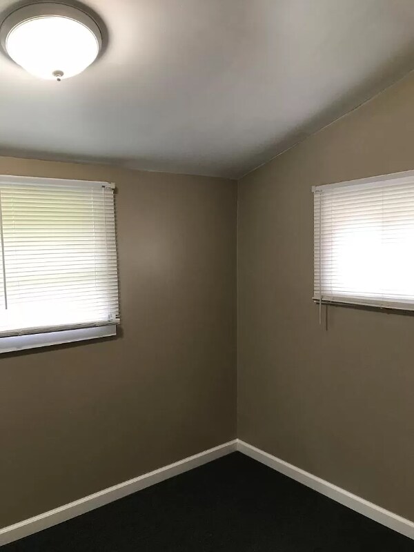 Building Photo - 597 Emma Rd