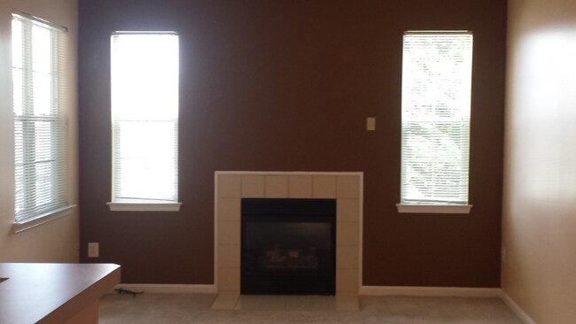 Building Photo - 5000 Willow Branch Way