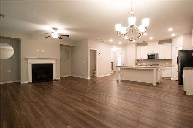 Building Photo - 525 Duval Dr
