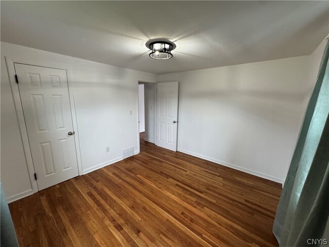 Building Photo - 103 Rockland Dr