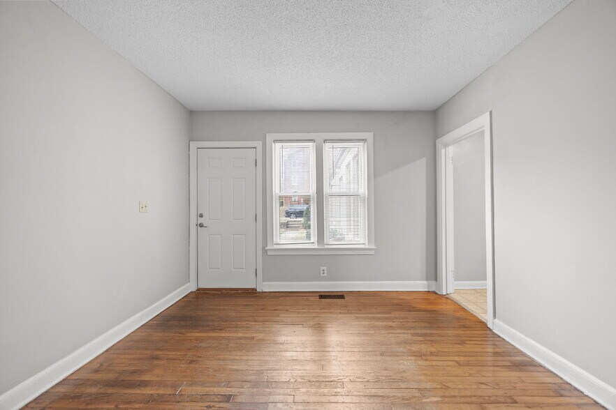 Building Photo - 300 Chamberlain St