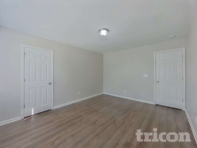 Building Photo - 11035 Elven Dr