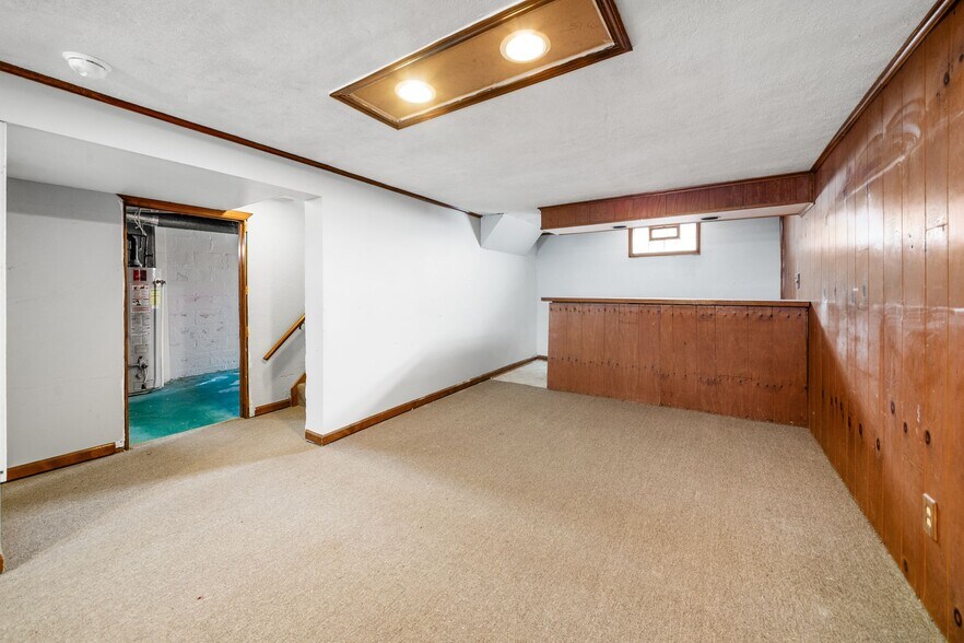 Lower Level Rec Room - 4284 Beechgrove Dr