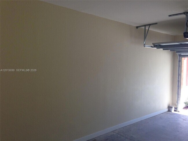 Building Photo - 690 Amador Ln