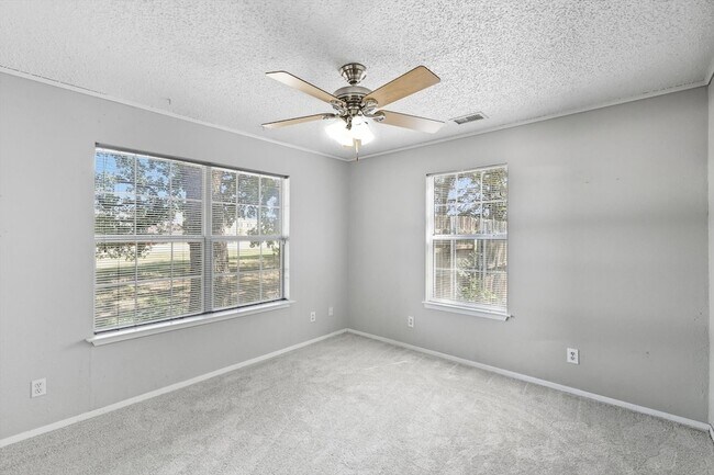 Building Photo - 5702 Teasley Ln
