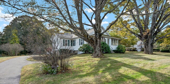 Building Photo - 69 Westledge Rd