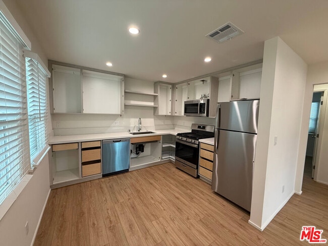 Building Photo - 2320 Carnegie Ln