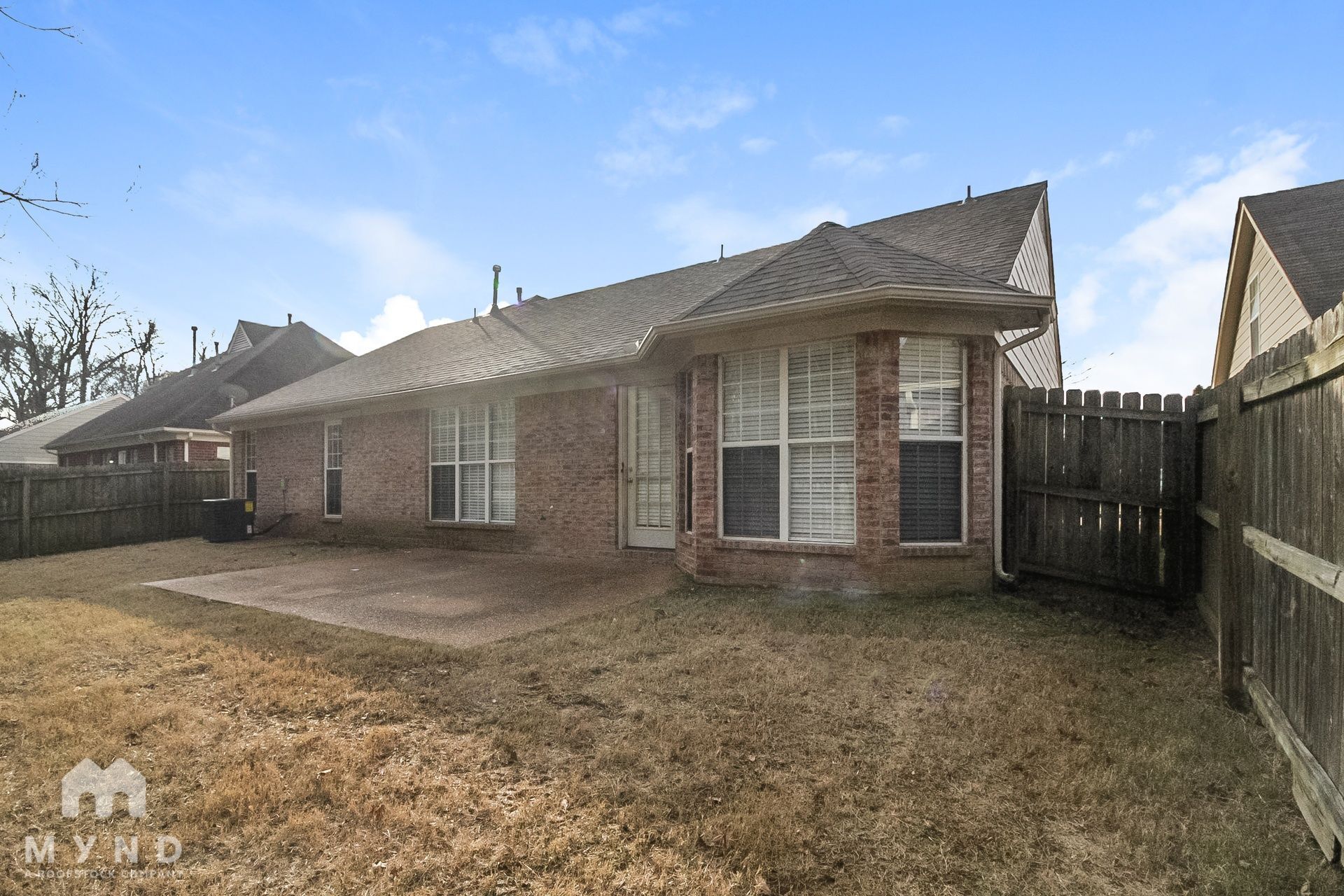 Building Photo - 10374 Cottage Oaks Dr