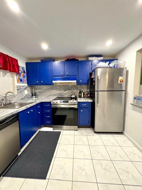 Building Photo - 610 Tennis Club Dr