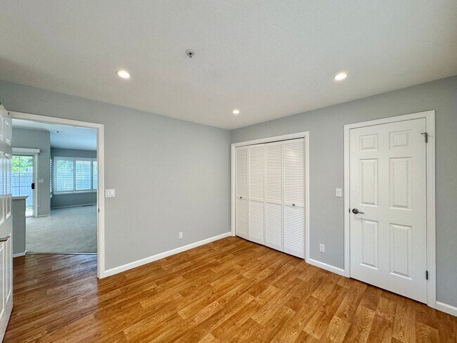 Building Photo - Napa, Gated Community Single Story 2 Bedro...