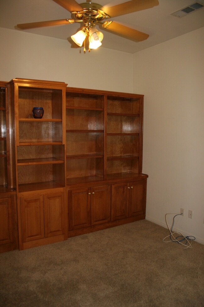 Building Photo - 11917 Roaring River Ave