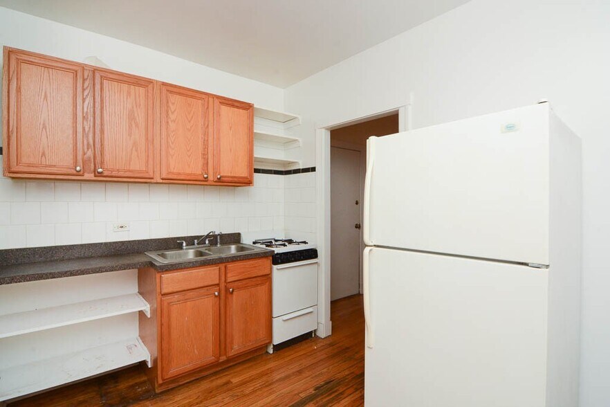 Building Photo - 2647 N Spaulding Ave