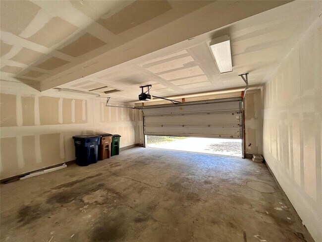 Building Photo - 8916 Ipswich Bay Dr