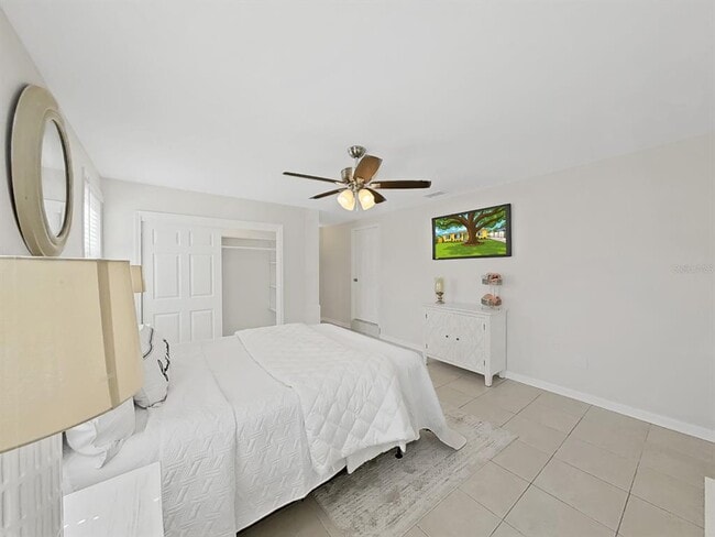 Building Photo - 4610 W Bay Villa Ave