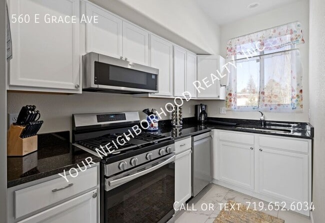 Building Photo - 560 E Grace Ave