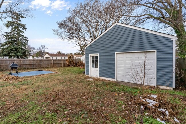 Building Photo - NEW RENTAL ALERT: Beautiful 4-Bed Home in Hampton — Available NOW!