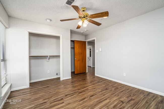 Building Photo - 951 Kenwood Dr