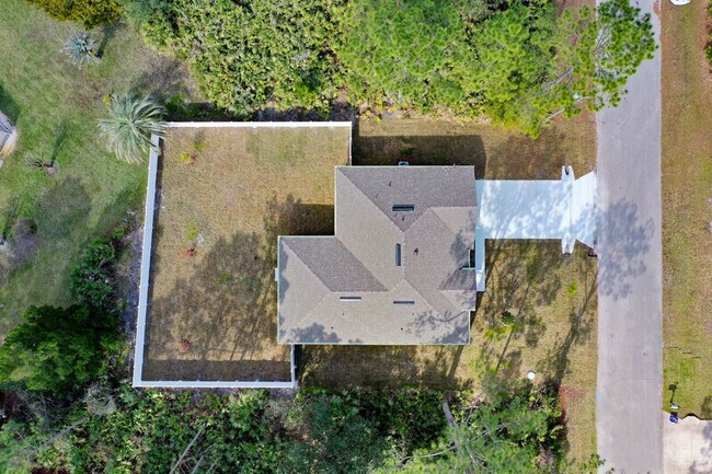 Building Photo - 5 Seabury Pl