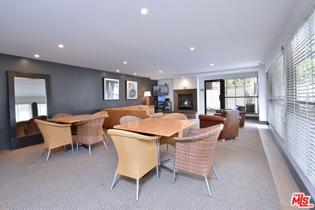 Building Photo - 11640 Woodbridge St