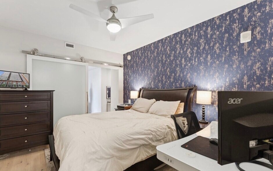 Building Photo - 1211 Van St SE