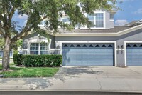 Building Photo - Elegant 3/3 Spacious Townhome with a 2 Car...