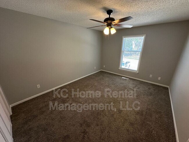 Building Photo - 433 Lee Dr