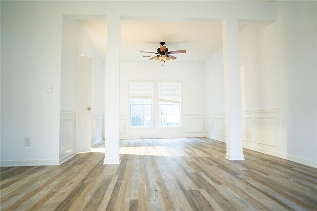 Building Photo - 1315 Great River Pkwy SE