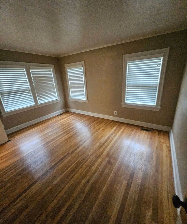 Building Photo - 5318/5320 Rockhill Rd.