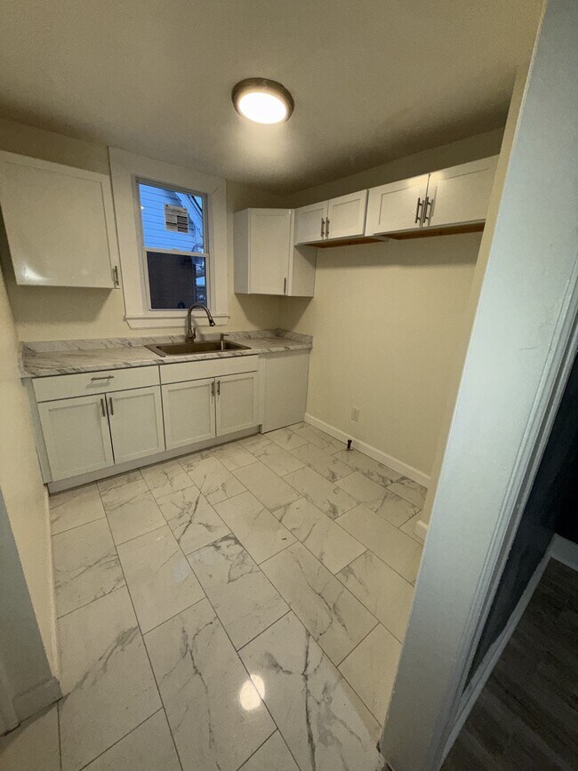 Building Photo - 18882 Marx St