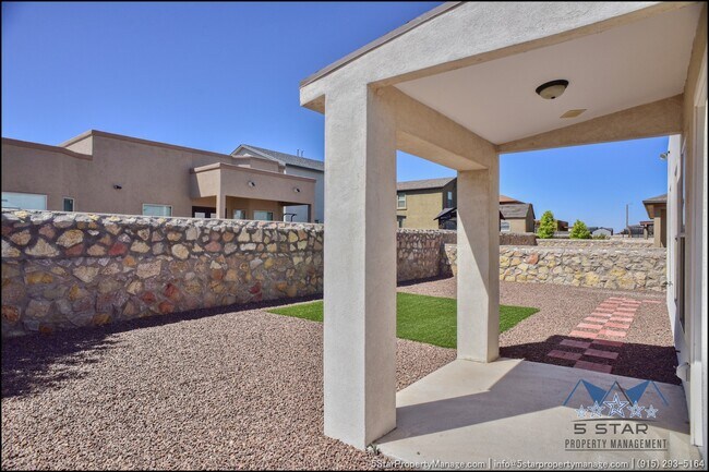 Building Photo - 14664 Sunny Land