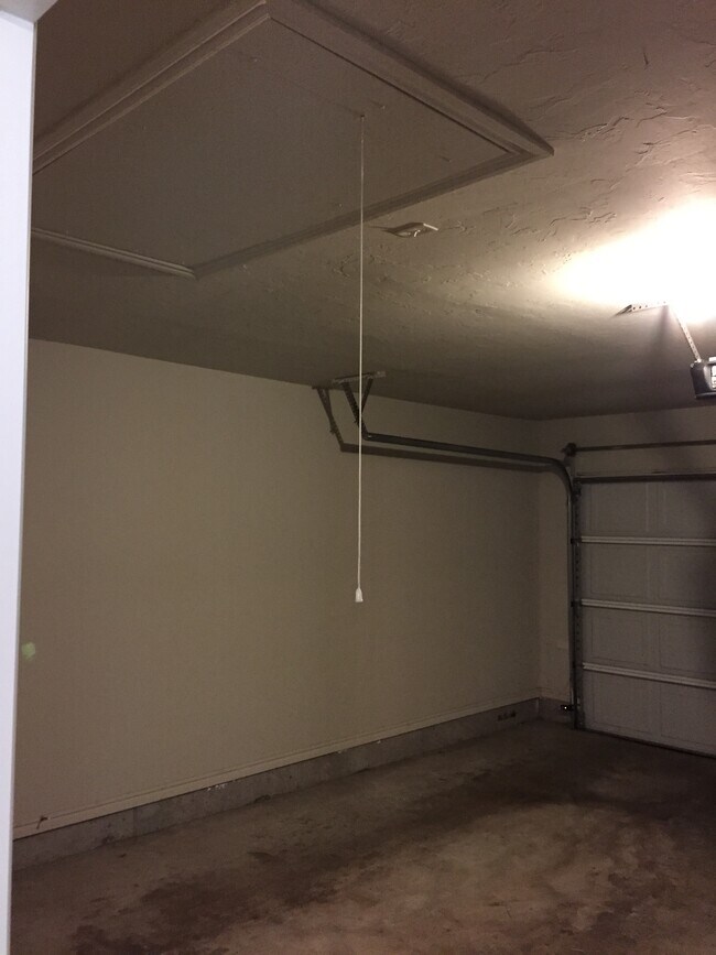 Building Photo - 127 Ashley Dr
